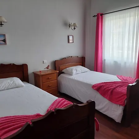 Alojamentos A Buraca ゲストハウス *