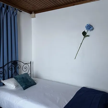 Alojamentos A Buraca ゲストハウス São Roque do Pico