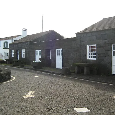 Alojamentos A Buraca * São Roque do Pico