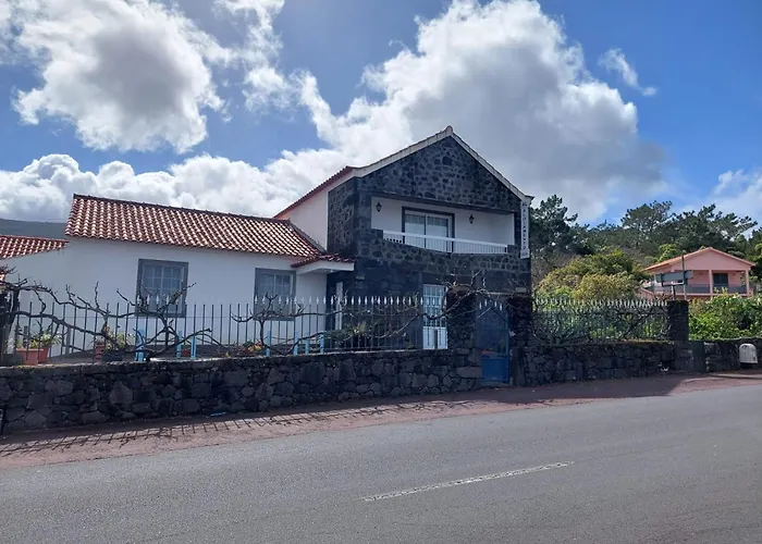 Alojamentos A Buraca بيت ضيافة *