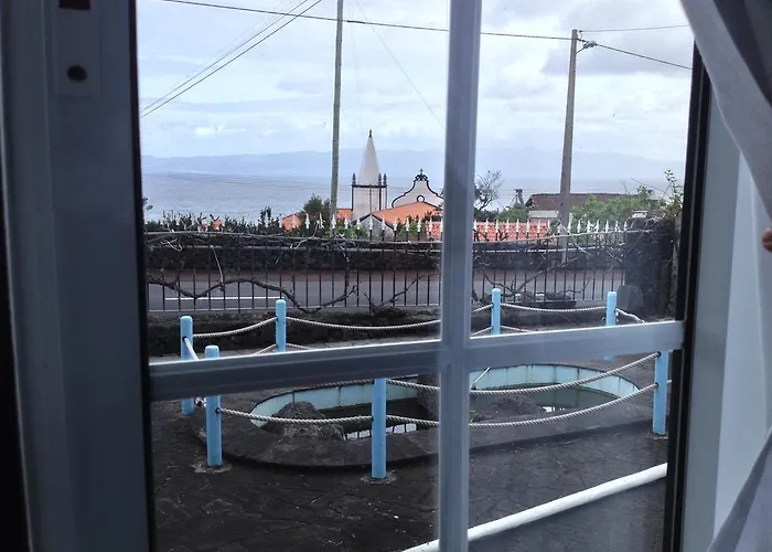 Alojamentos A Buraca * São Roque do Pico