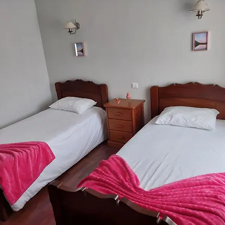 Alojamentos A Buraca * São Roque do Pico