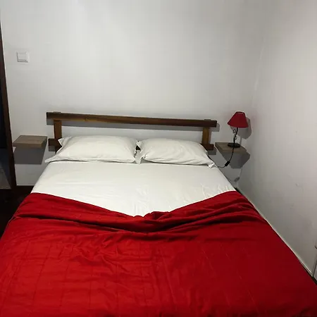 Alojamentos A Buraca Gæstehus *