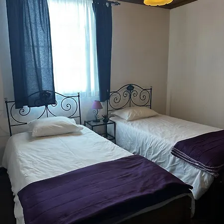 Alojamentos A Buraca Gæstehus *