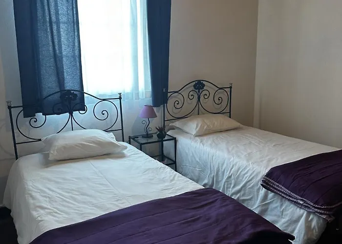 Alojamentos A Buraca Pensión *