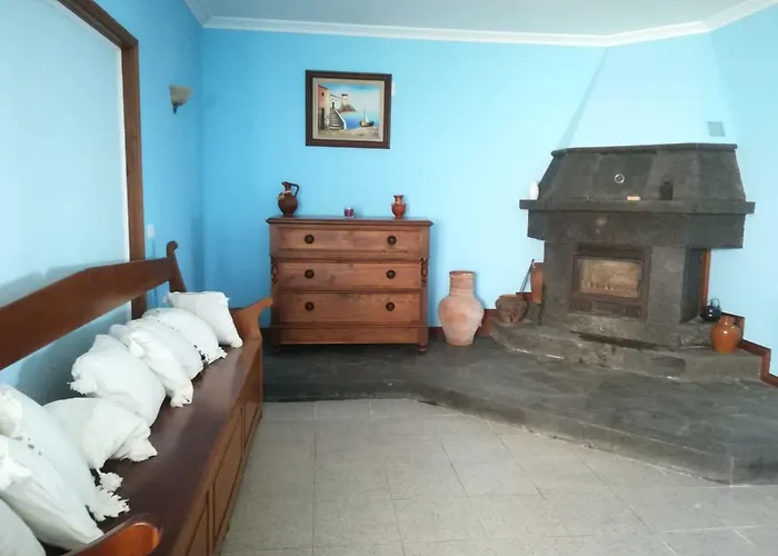 ゲストハウス Alojamentos A Buraca